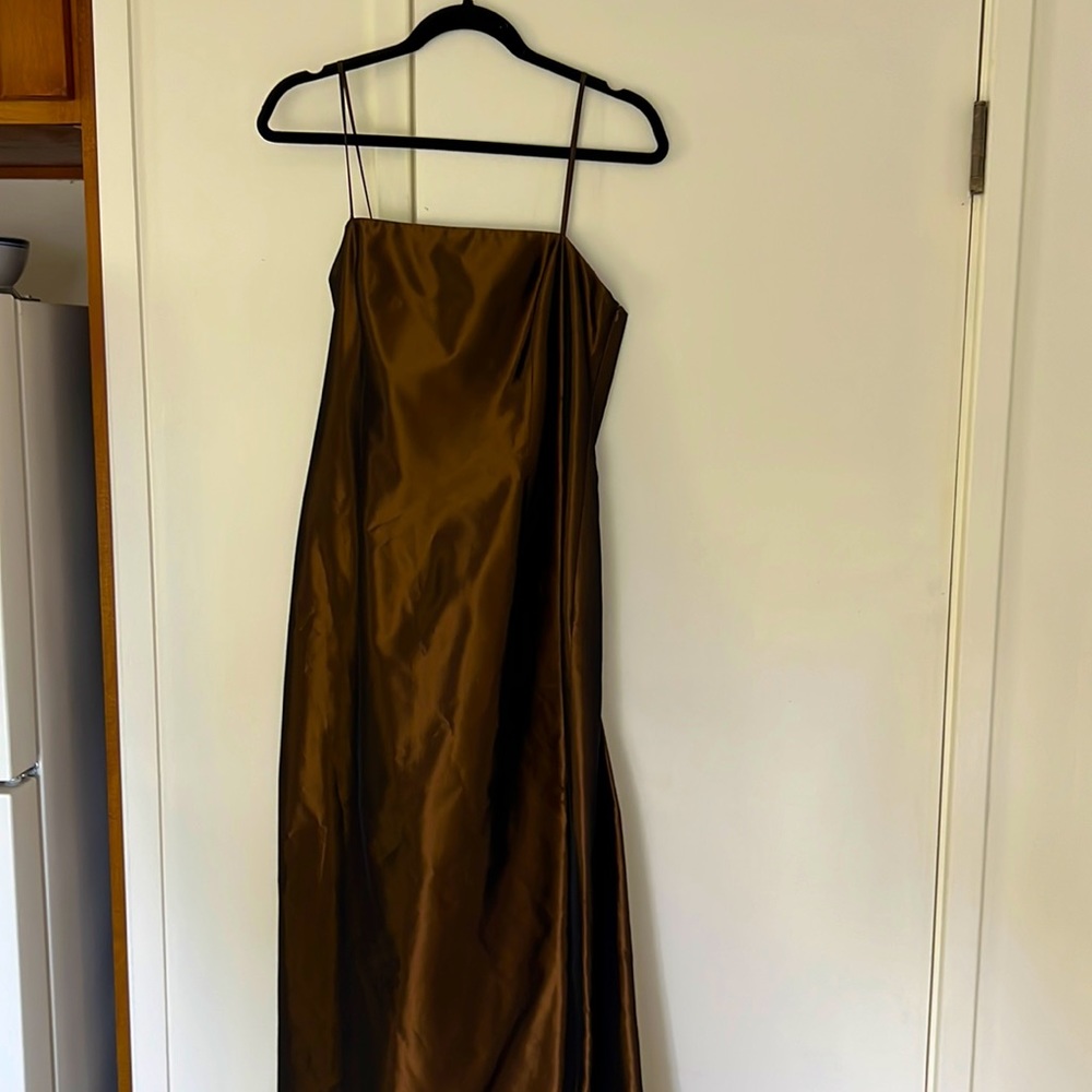 Full length size 8 David Meister crepe shimmery brown material with train